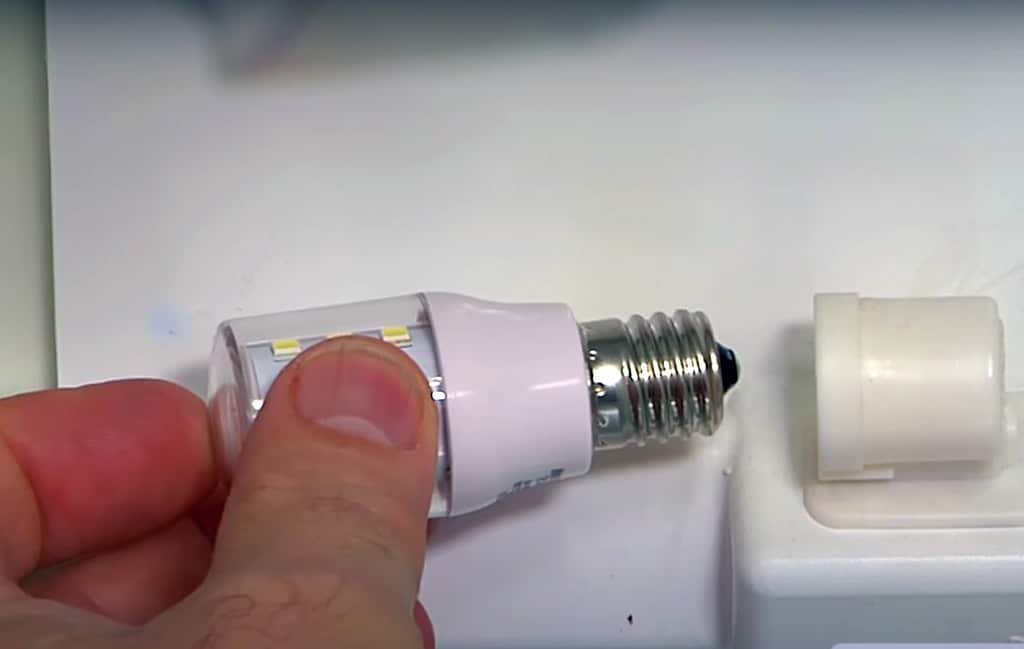 How to Fix Frigidaire refrigerator light bulb not working